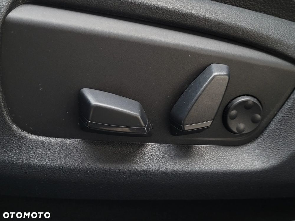BMW Seria 5 525d - 25