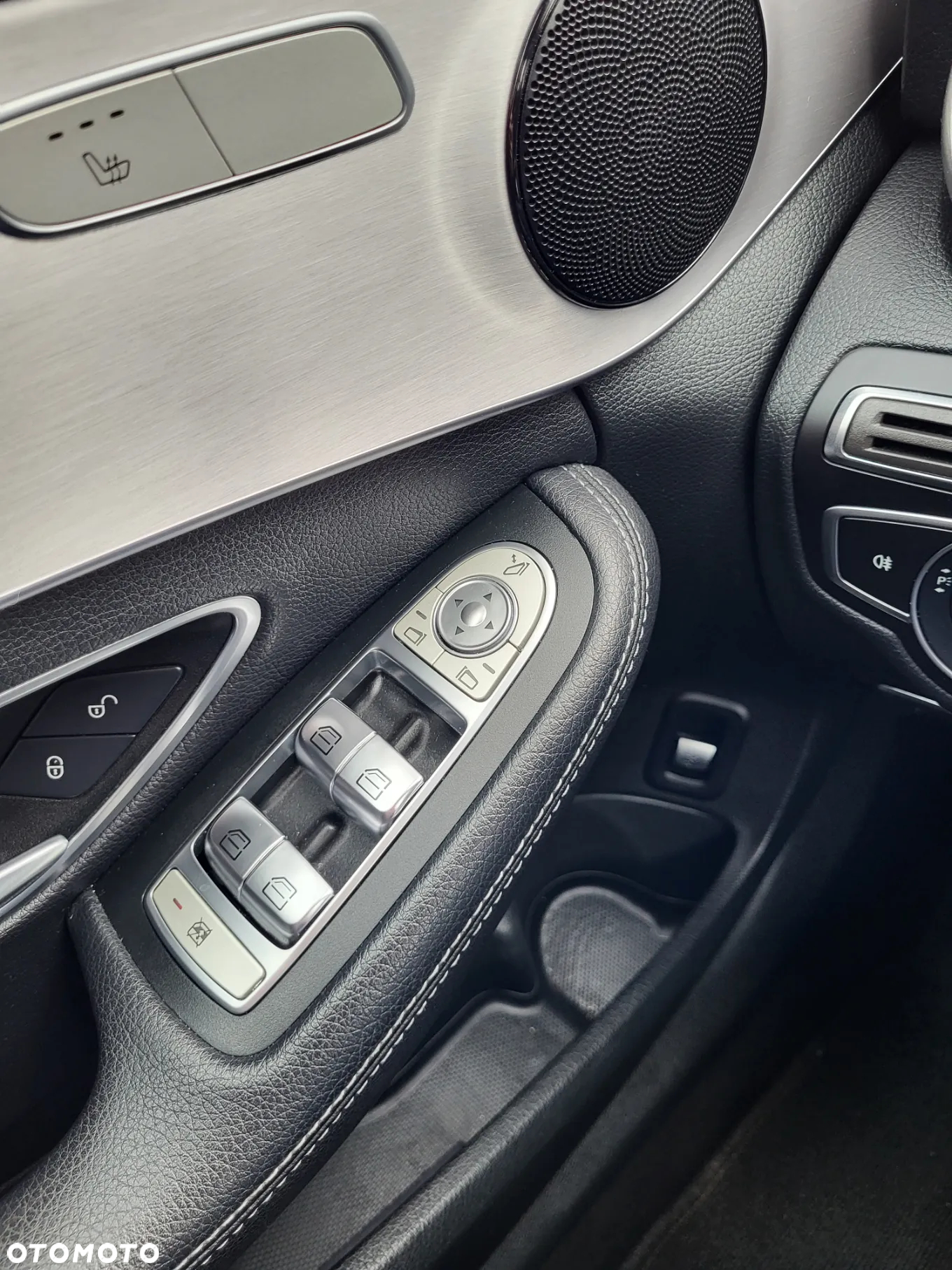 Mercedes-Benz Klasa C 220 d 4Matic 9G-TRONIC AMG Line - 37