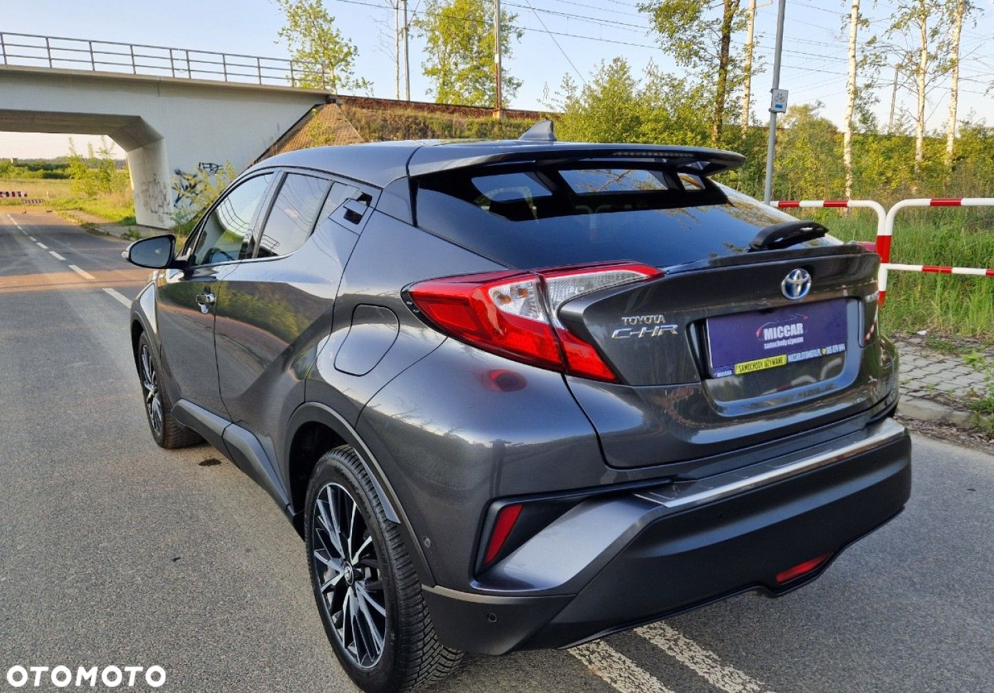 Toyota C-HR - 6