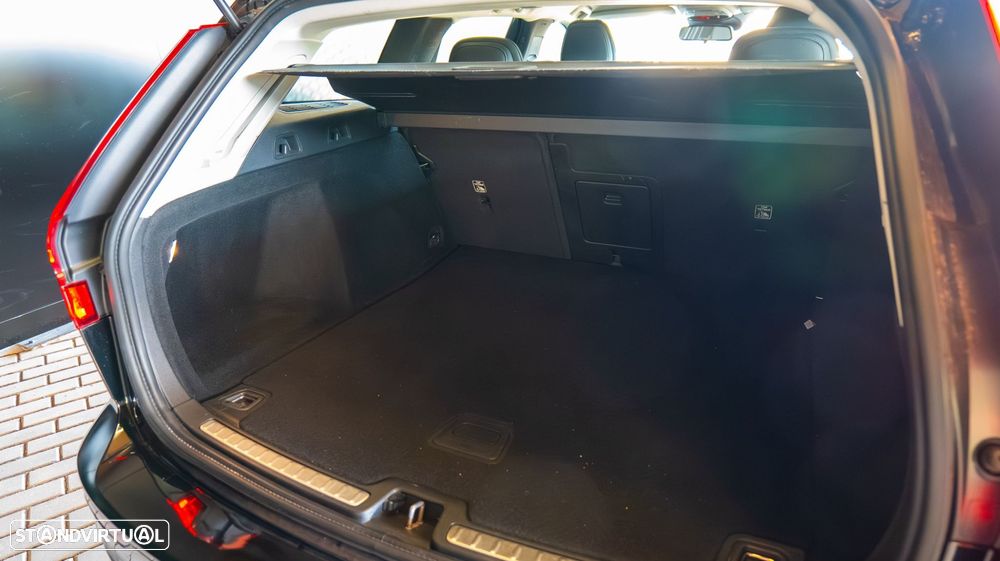 Volvo V60 2.0 D4 Momentum Geartronic - 9