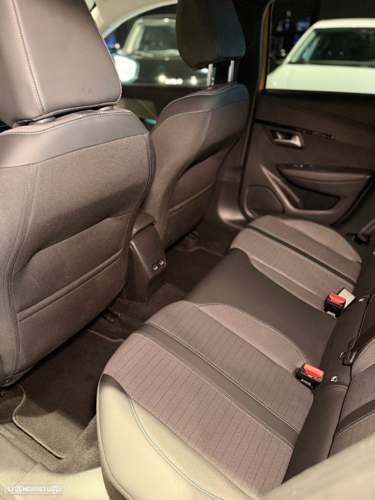 Peugeot 208 1.2 PureTech Allure - 40