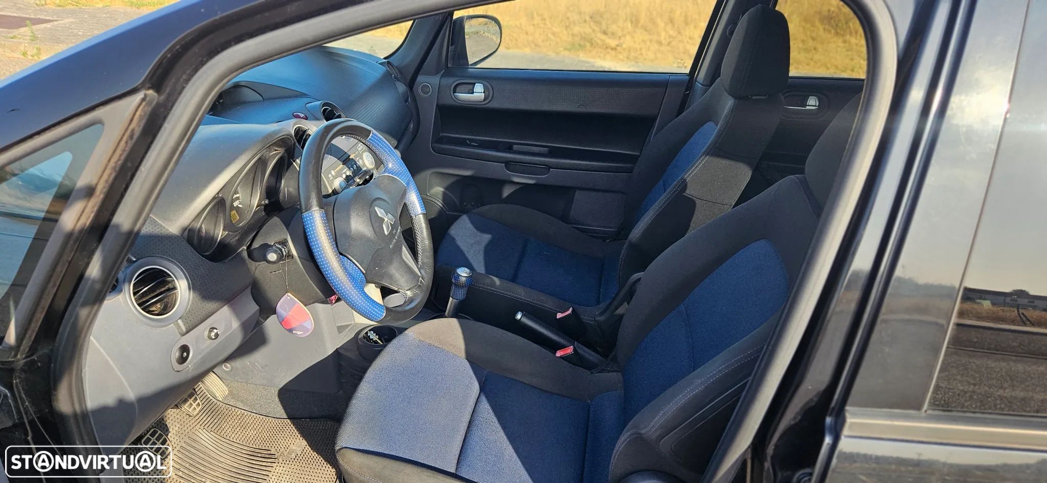 Mitsubishi Colt - 1