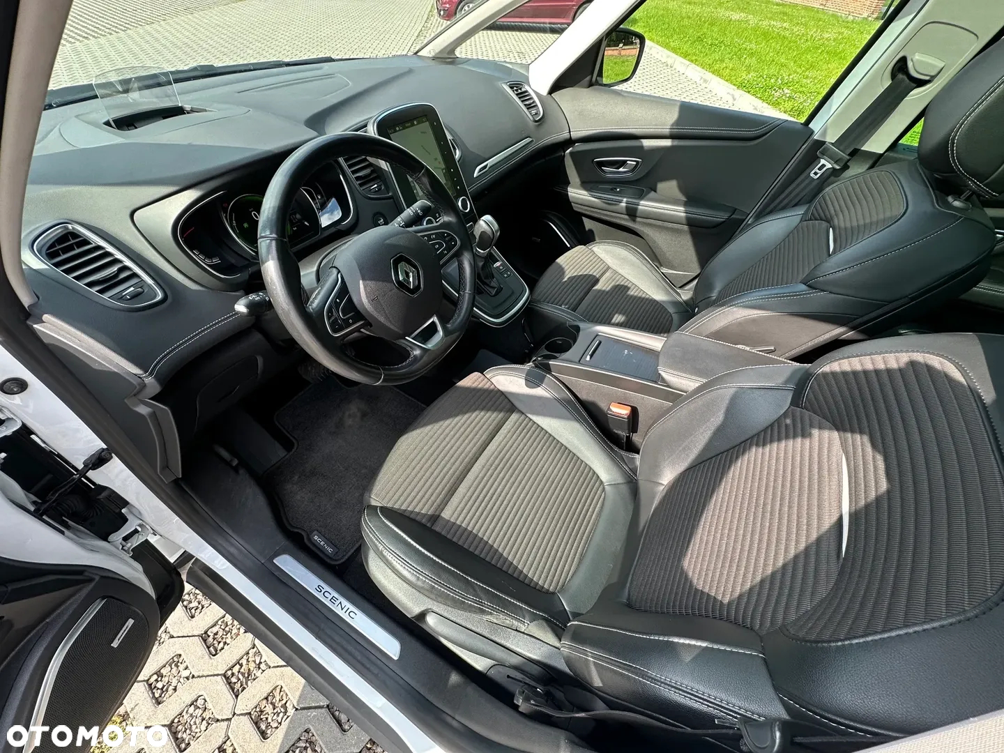 Renault Scenic 1.6 dCi Bose EDC - 6