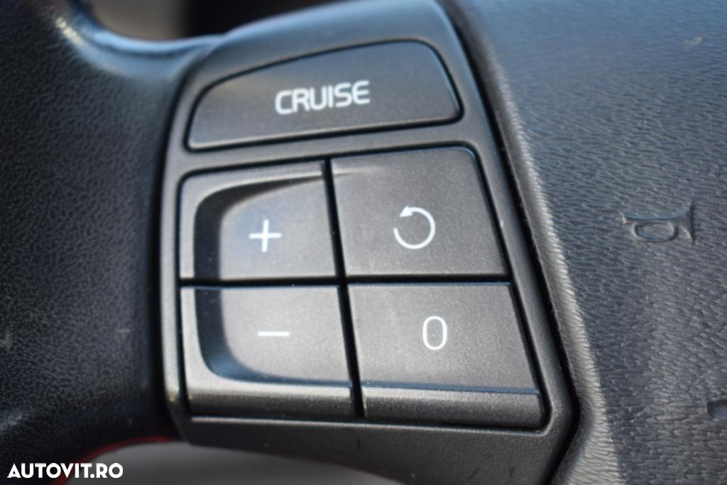 Volvo XC 60 D5 AWD Kinetic - 18