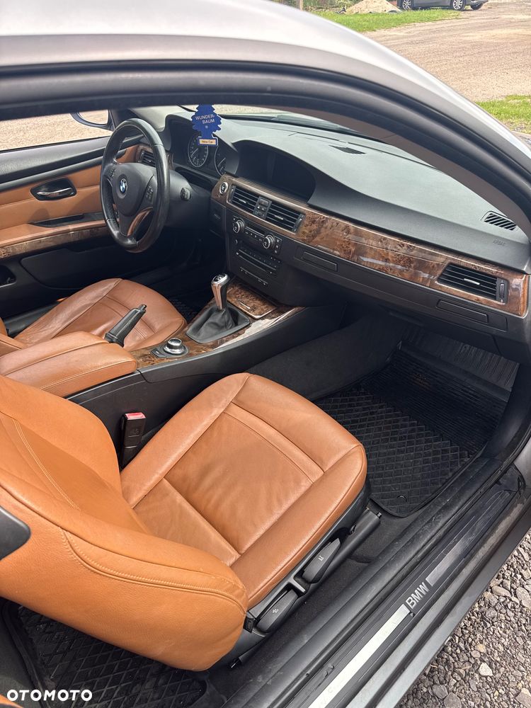 BMW Seria 3 320d - 12
