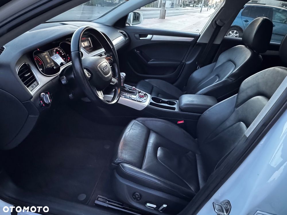 Audi A4 Avant 2.0 TDI DPF clean diesel multitronic Ambiente - 29