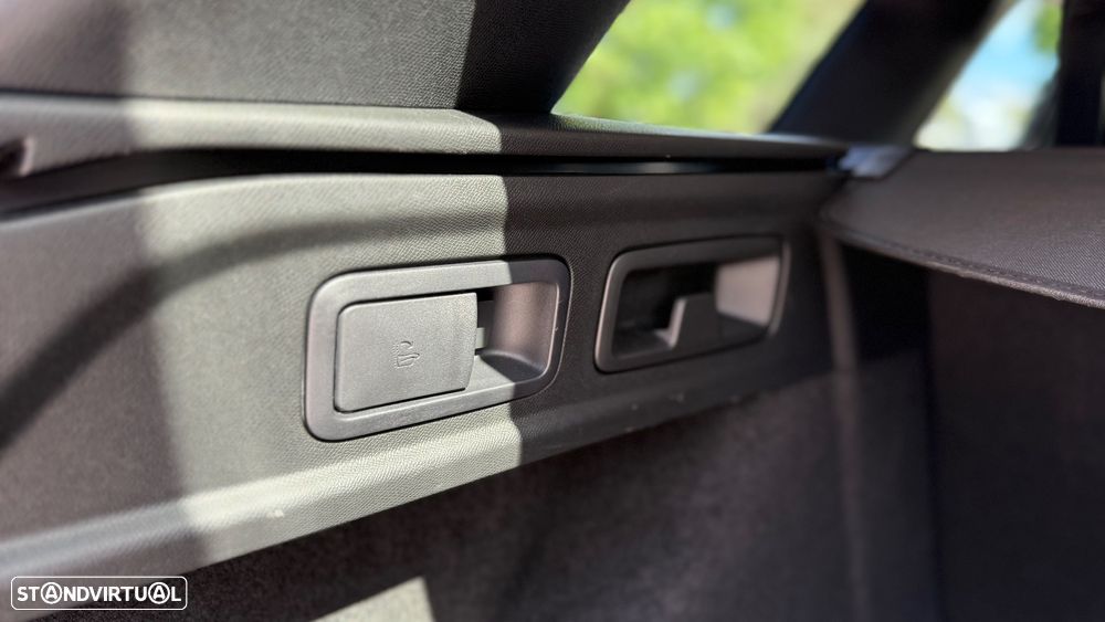 Peugeot 308 SW 1.6 Hybrid Allure e-EAT8 - 51