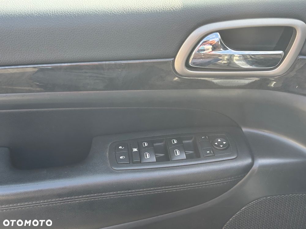 Jeep Grand Cherokee - 11