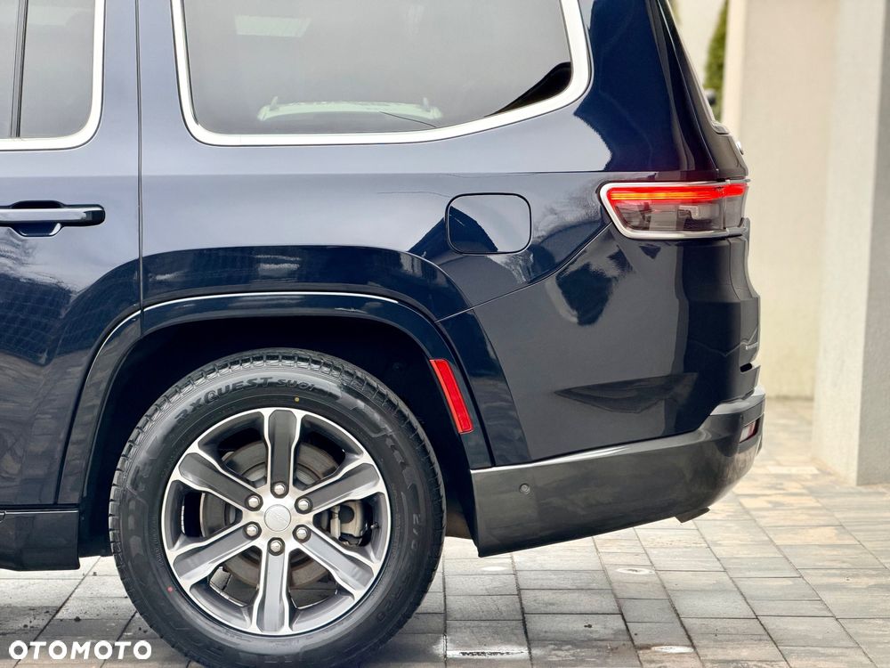 Jeep Grand Wagoneer - 4