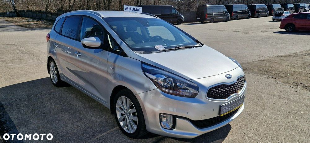 Kia Carens - 9