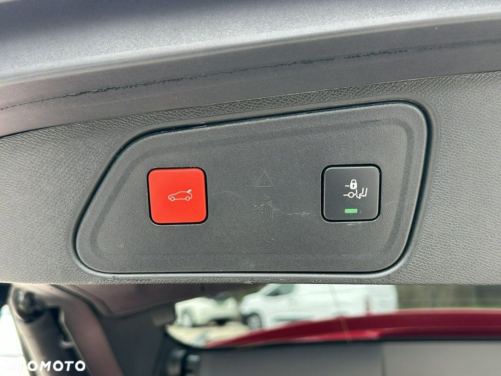 Peugeot 3008 1.2 PureTech Allure S&S EAT8 - 11