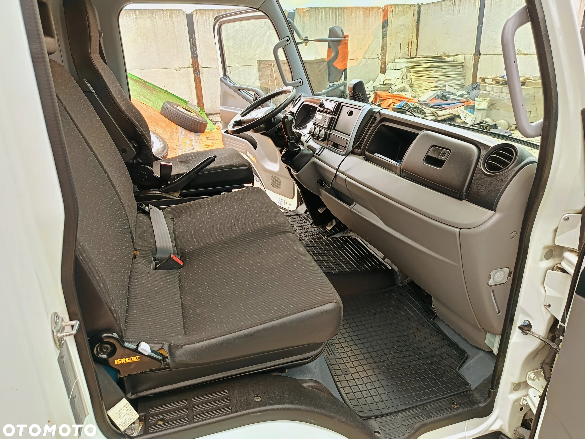 FUSO Canter 7c15 - 12