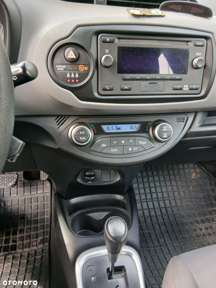 Toyota Yaris - 7