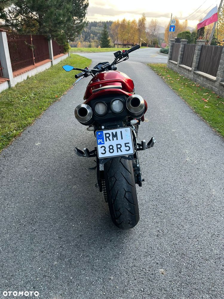 Suzuki GSR - 3