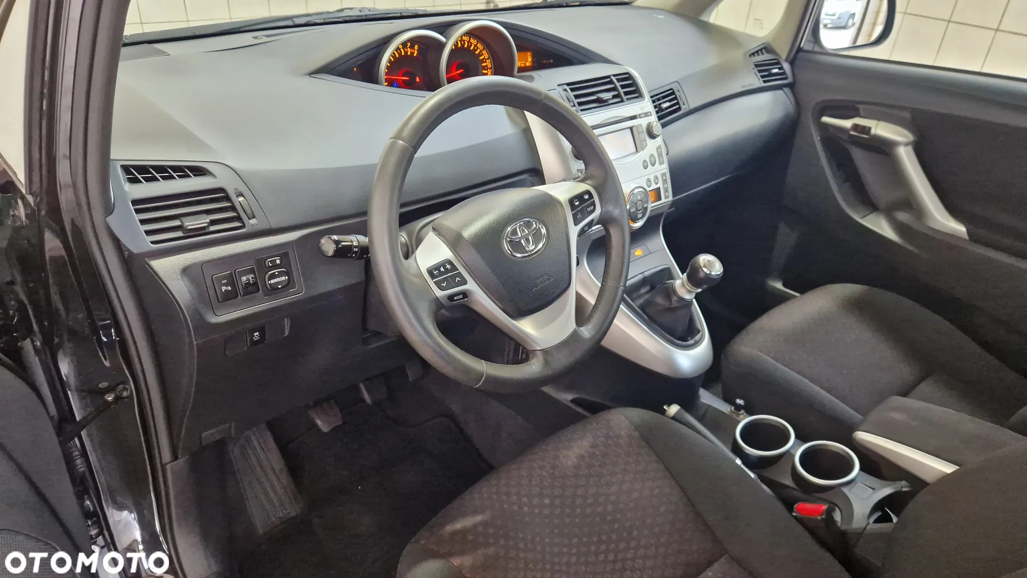 Toyota Verso 1.8 Premium EU5 - 10