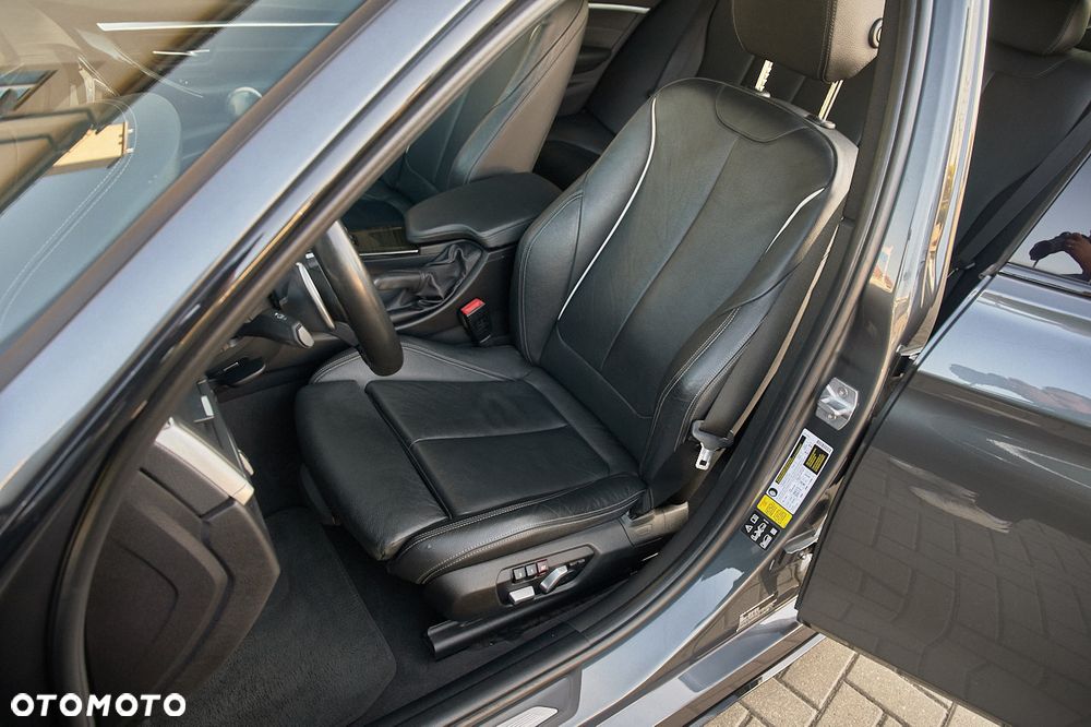 BMW Seria 3 340i xDrive Edition M Sport Shadow - 17