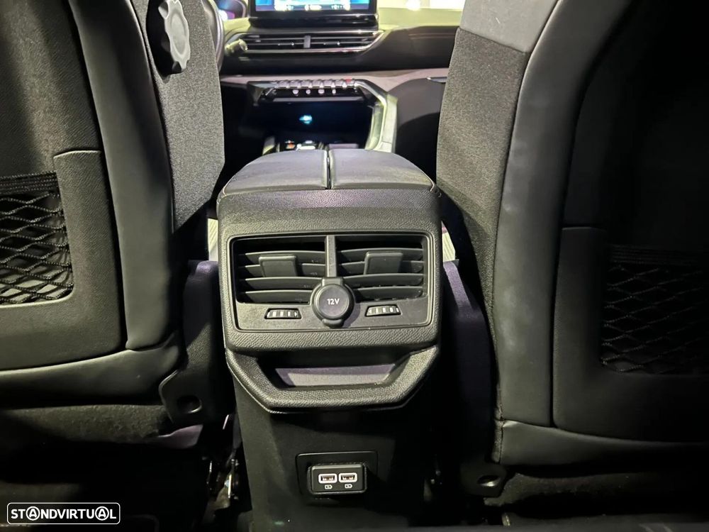 Peugeot 3008 1.6 Hybrid GT Pack e-EAT8 - 29