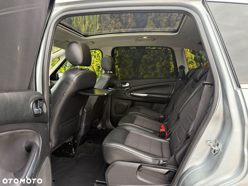 Ford S-Max - 36