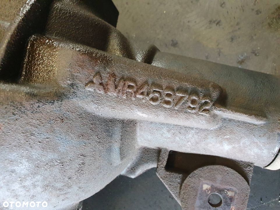 DYFERENCJAŁ PRZÓD MITSHUBISHI PAJERO IV MXW - 2