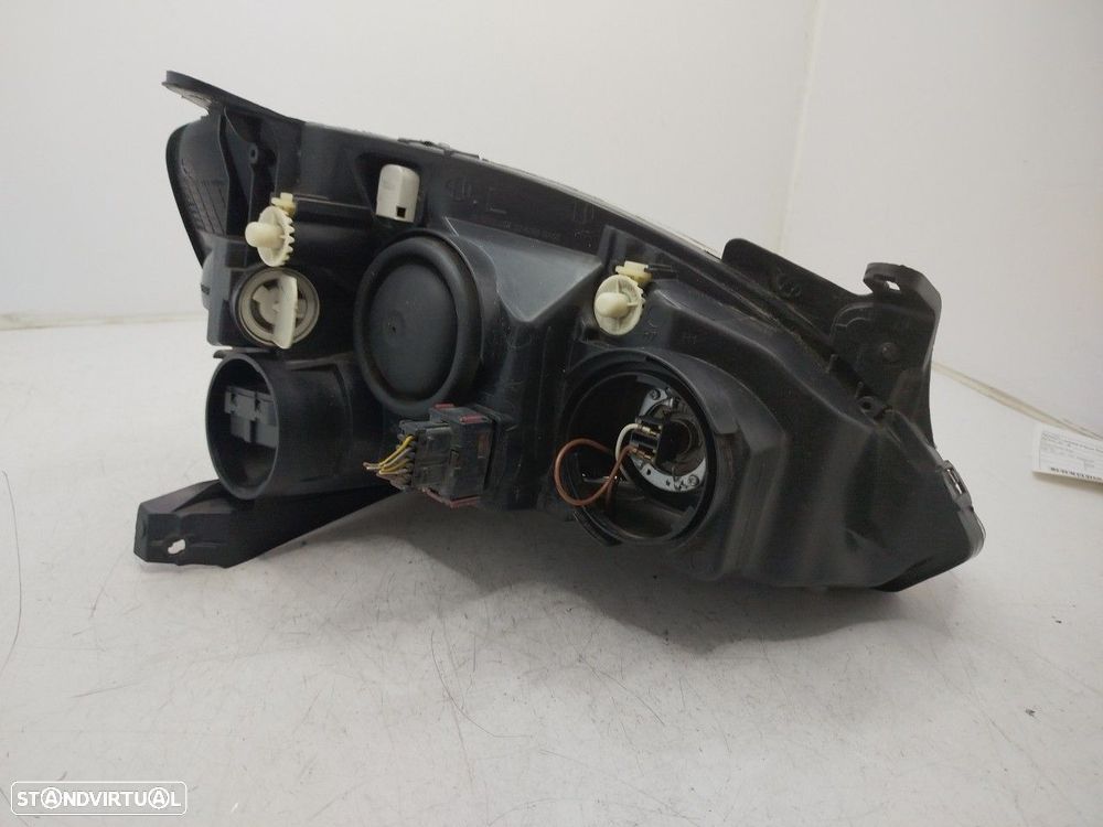 Farol/ Otica Dianteiro Esq Opel Corsa C - 3