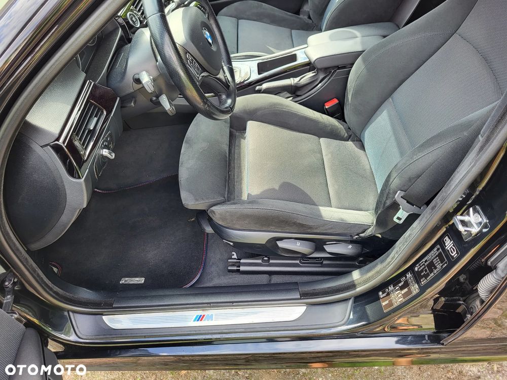 BMW Seria 3 325i xDrive - 7