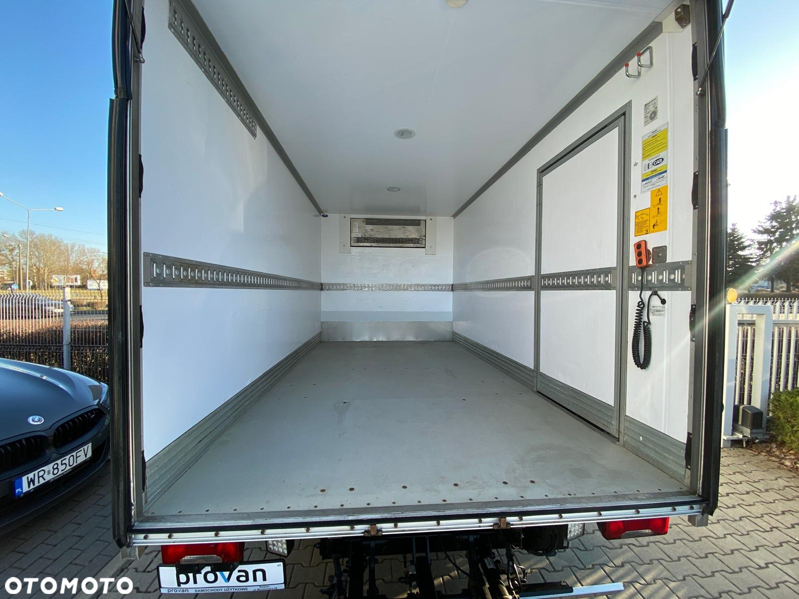 Iveco DAILY 35-160 2,3 HPI KONTENER CHŁODNIA MITSUBISHI WINDA ZEPRO - 26