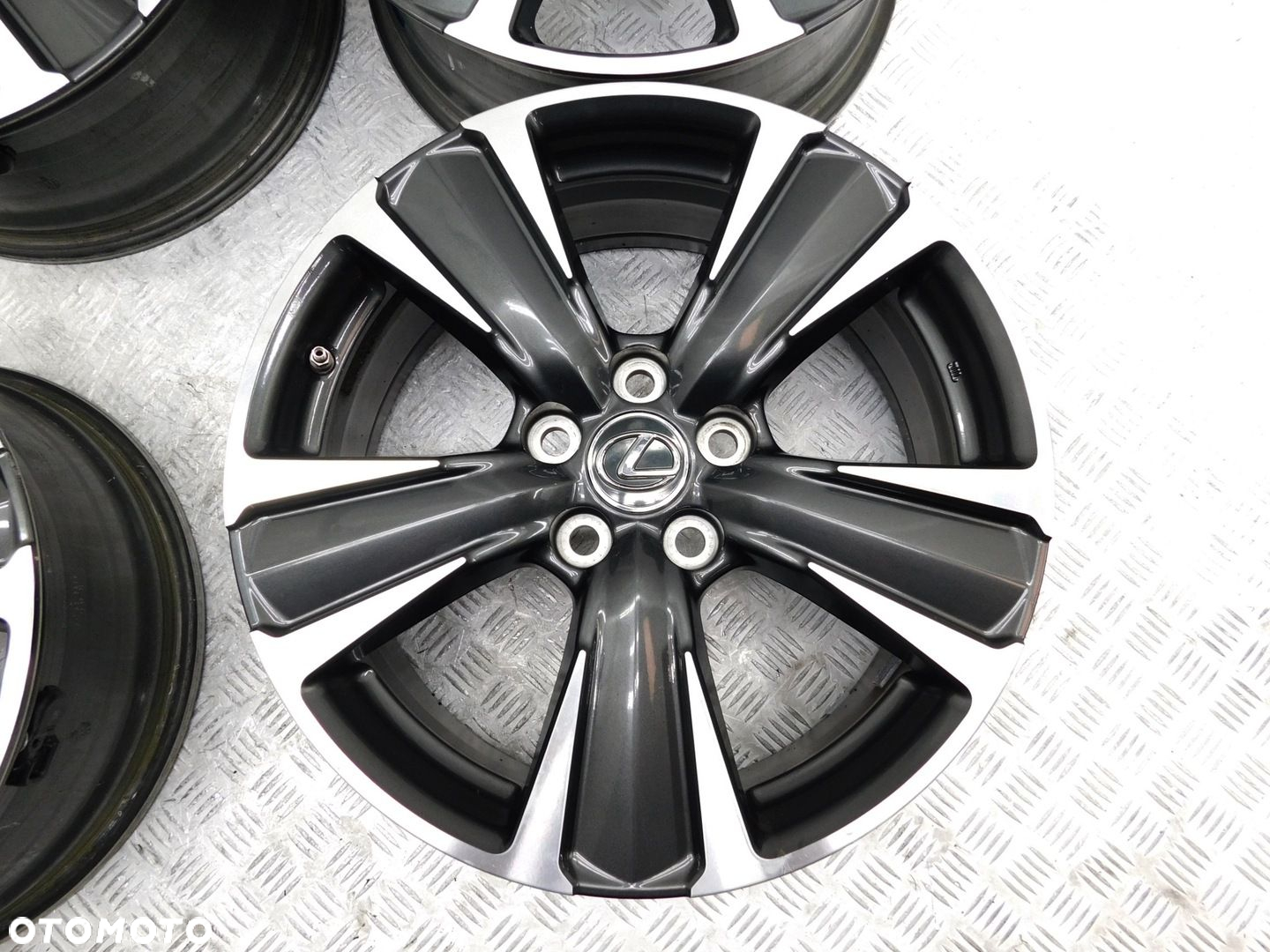 FELGI ALUMINIOWE 18x7 5x114,3 - TOYOTA / LEXUS UX NX ES - 5