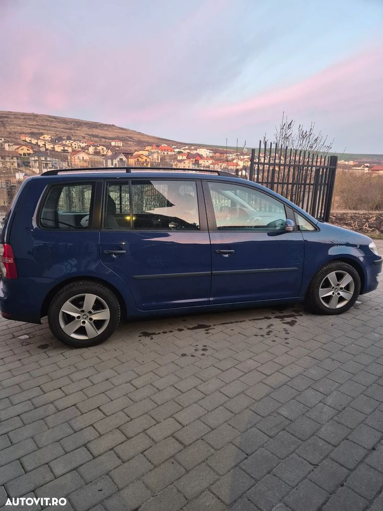 Volkswagen Touran 1.4 TSI DSG Trendline - 4