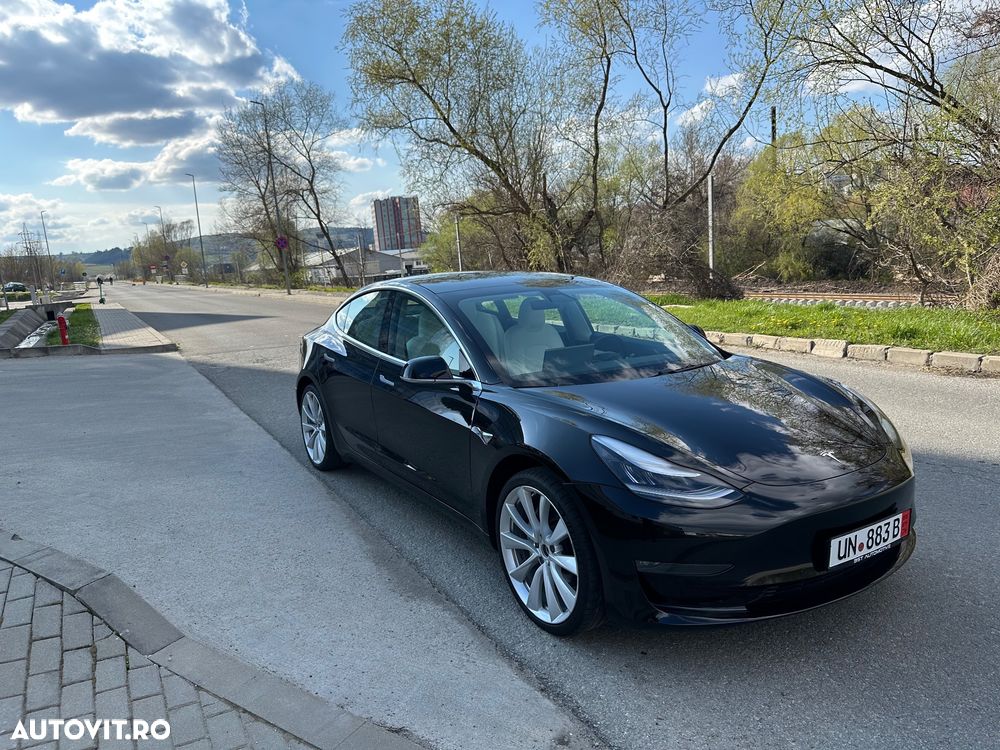 Tesla Model 3 - 2