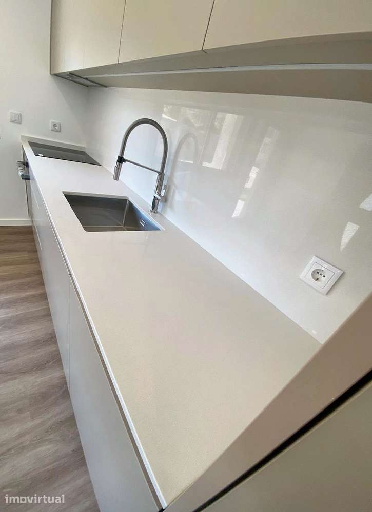 T2+Piso inferior — Sande S. Clemente, Guimarães — 215 000 € - Grande imagem: 4/27
