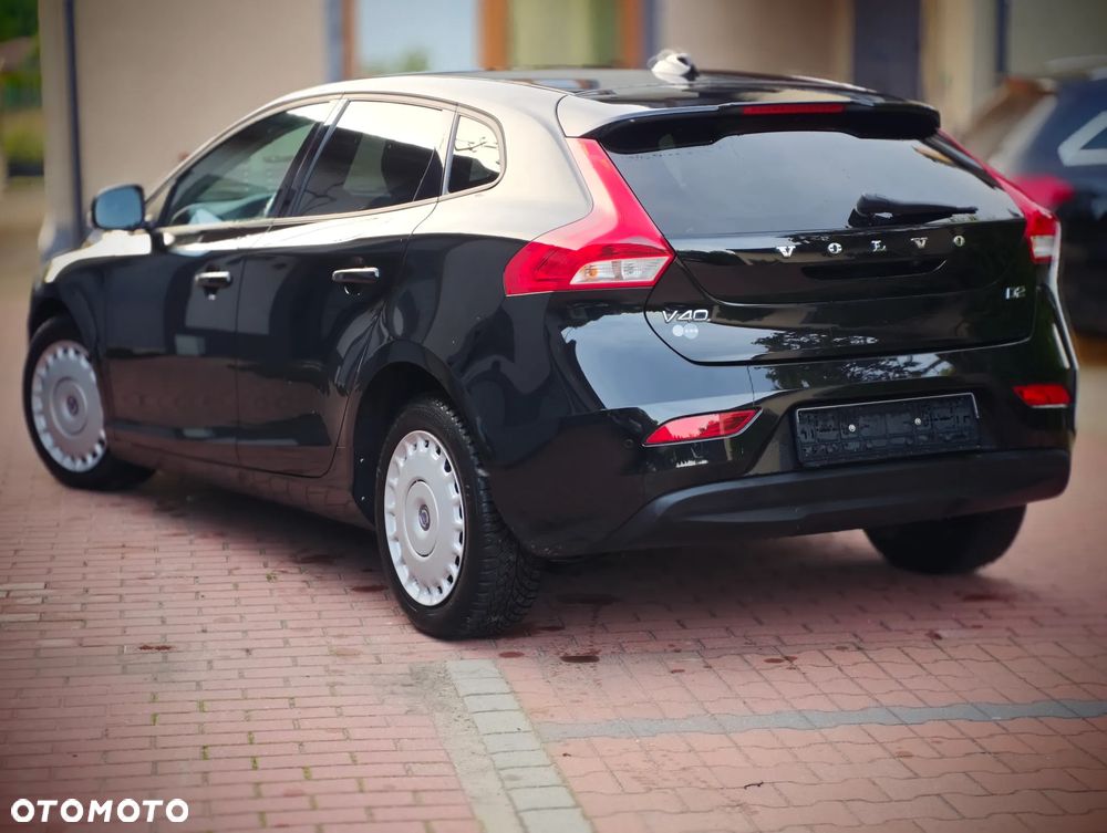 Volvo V40 D2 Momentum - 35