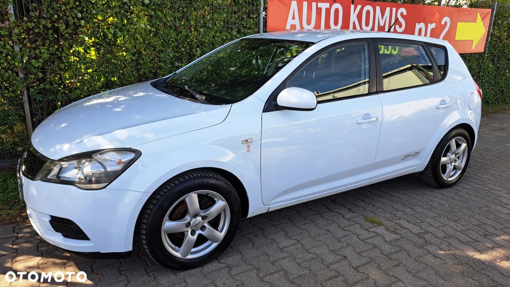 Kia Ceed - 21