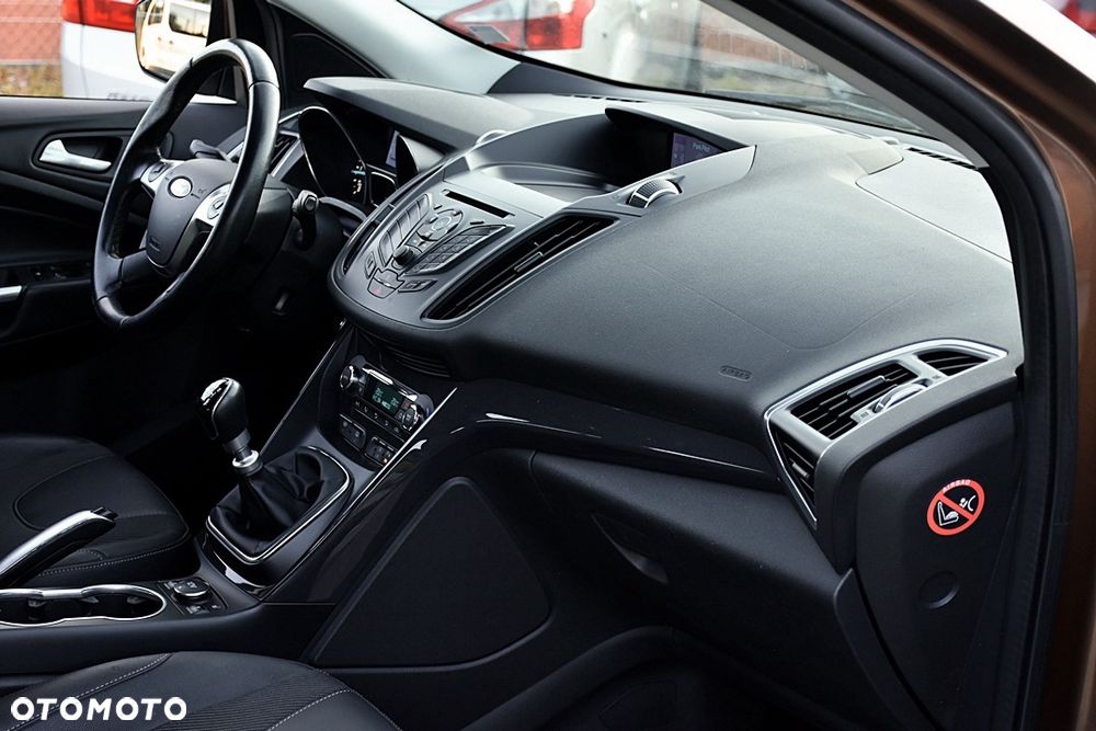 Ford Kuga 2.0 TDCi 2x4 Titanium - 17