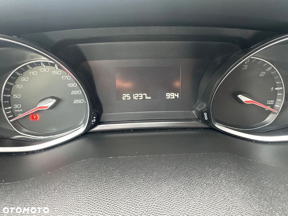 Peugeot 308 BlueHDi 150 EAT6 Stop & Start Allure - 11