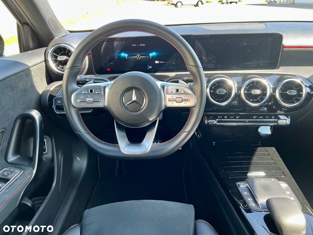 Mercedes-Benz Klasa A 250 e PHEV AMG Line 8G-DCT - 28