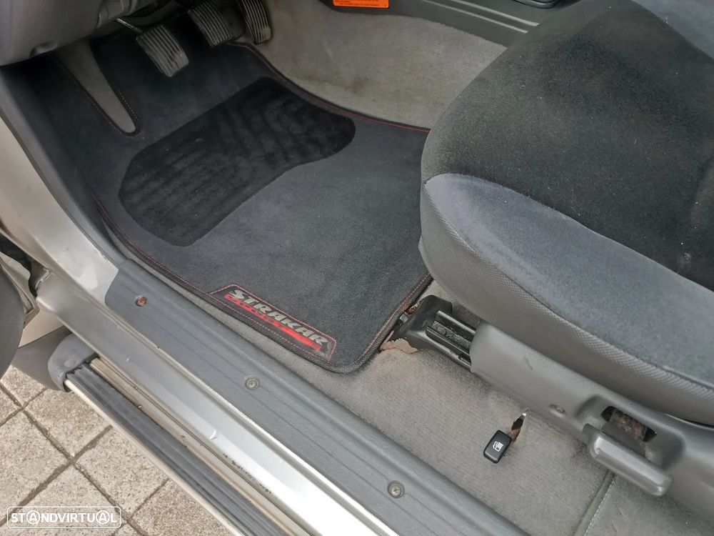 Mitsubishi L200 2.5 TD Strakar Sport HT - 18