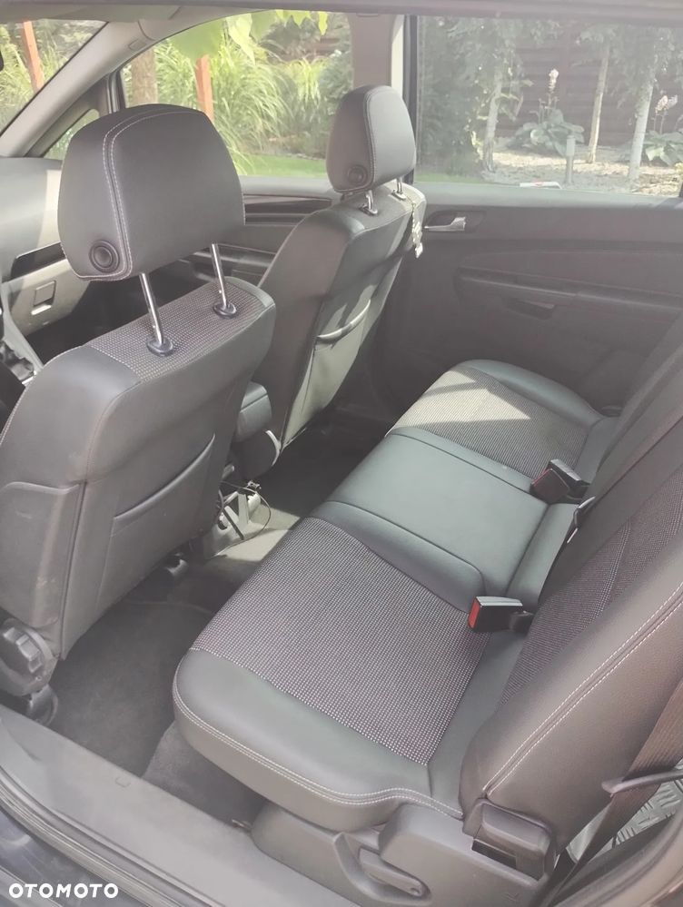 Opel Zafira 1.8 Cosmo - 12