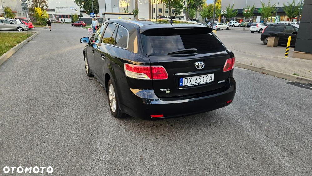 Toyota Avensis 2.0 D-4D Premium - 17