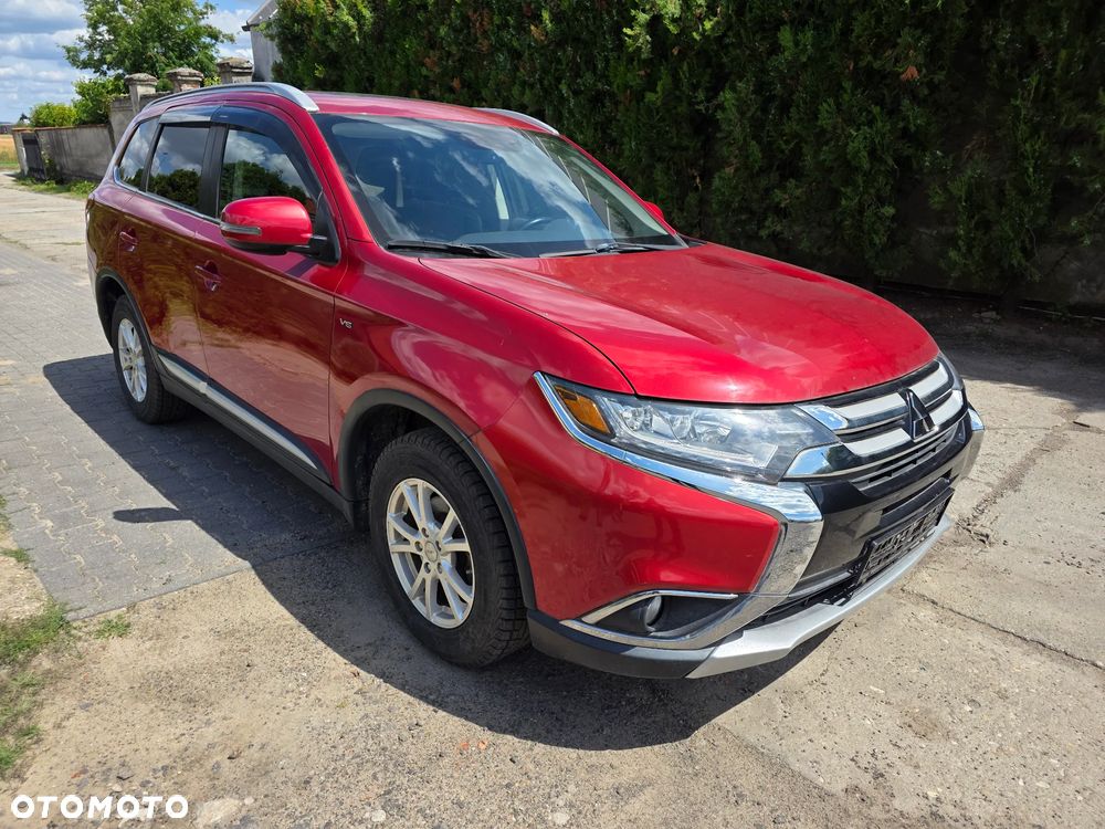 Mitsubishi Outlander - 2