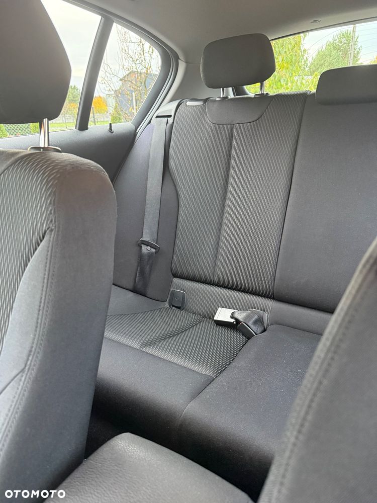 BMW Seria 1 116d - 12