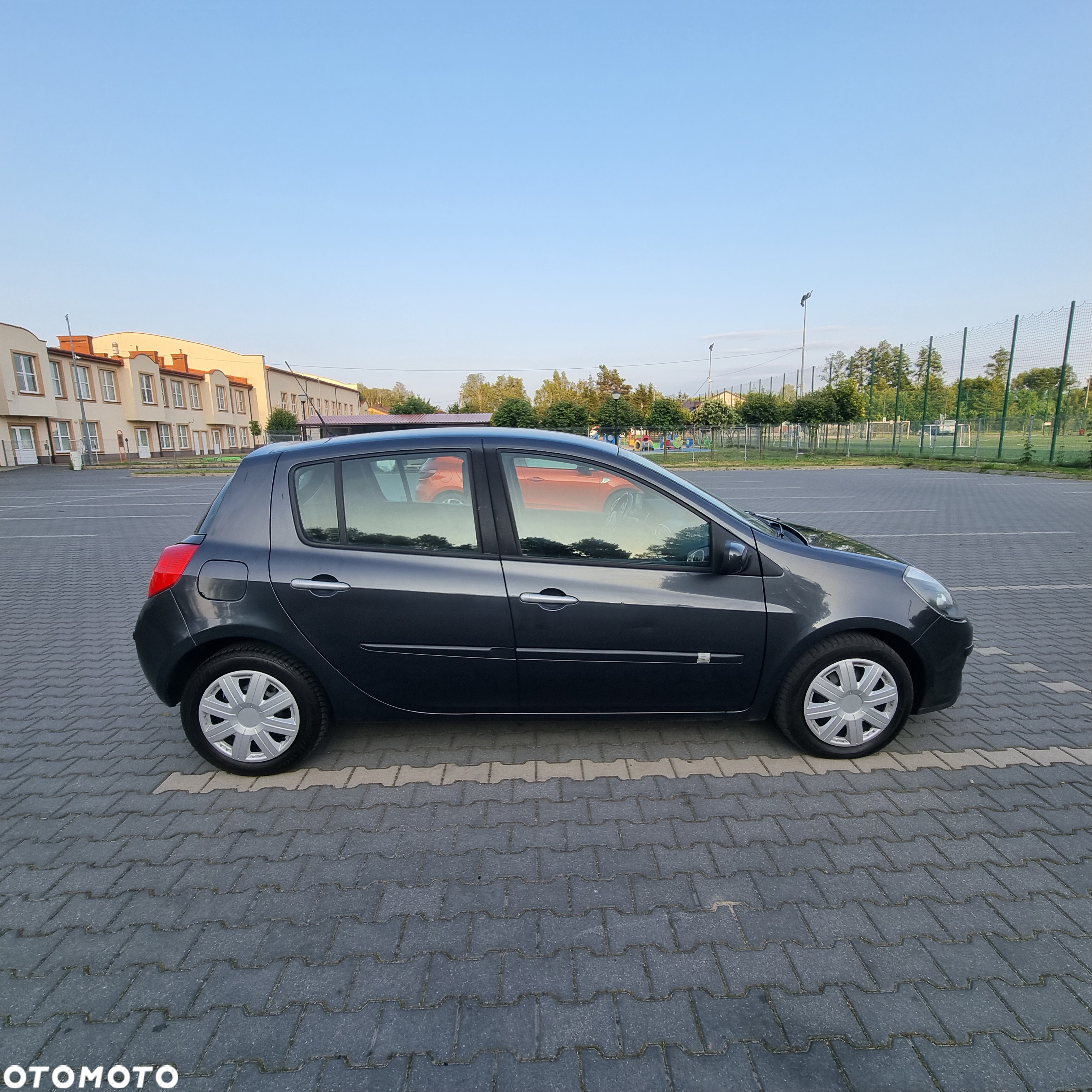 Renault Clio 1.6 16V Privilege - 4
