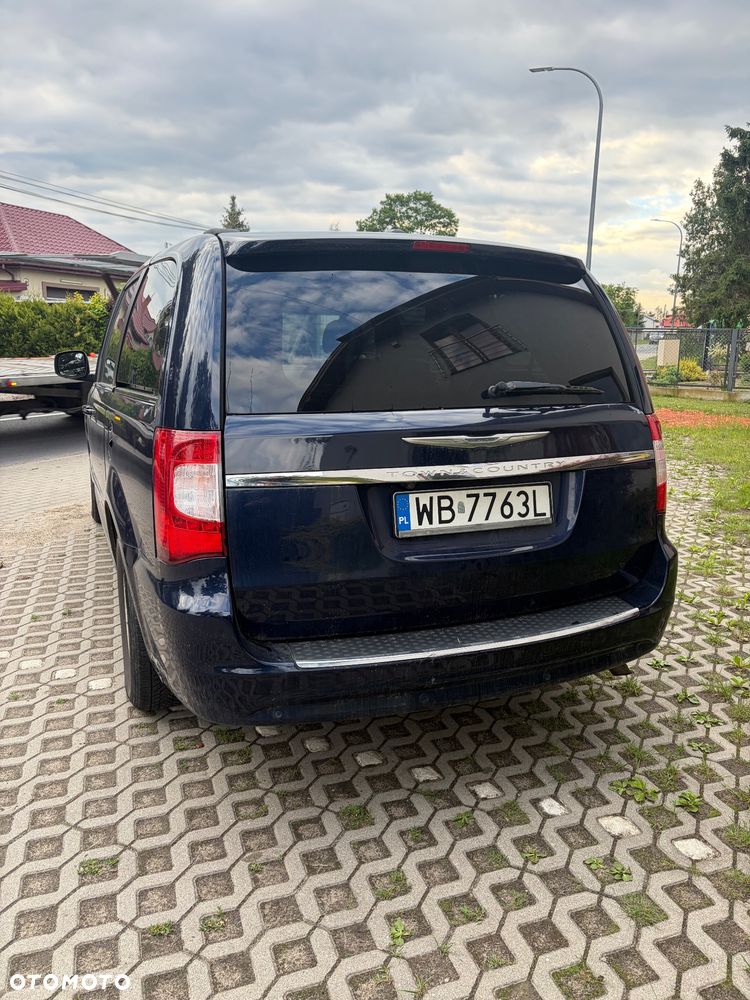 Chrysler Town & Country 3.6 Limited - 9