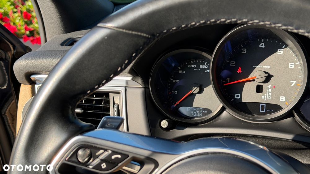 Porsche Macan Standard - 12