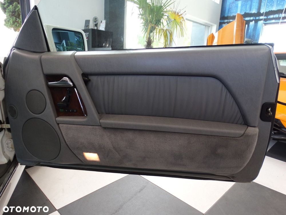 Mercedes-Benz SL - 10