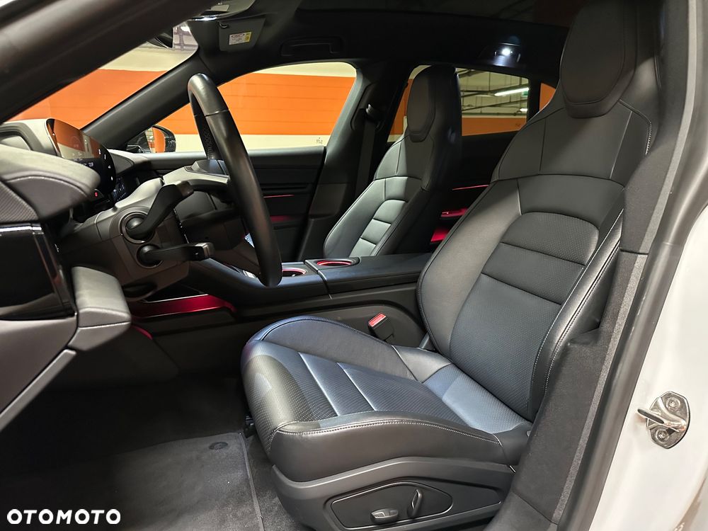 Porsche Taycan 4 - 20
