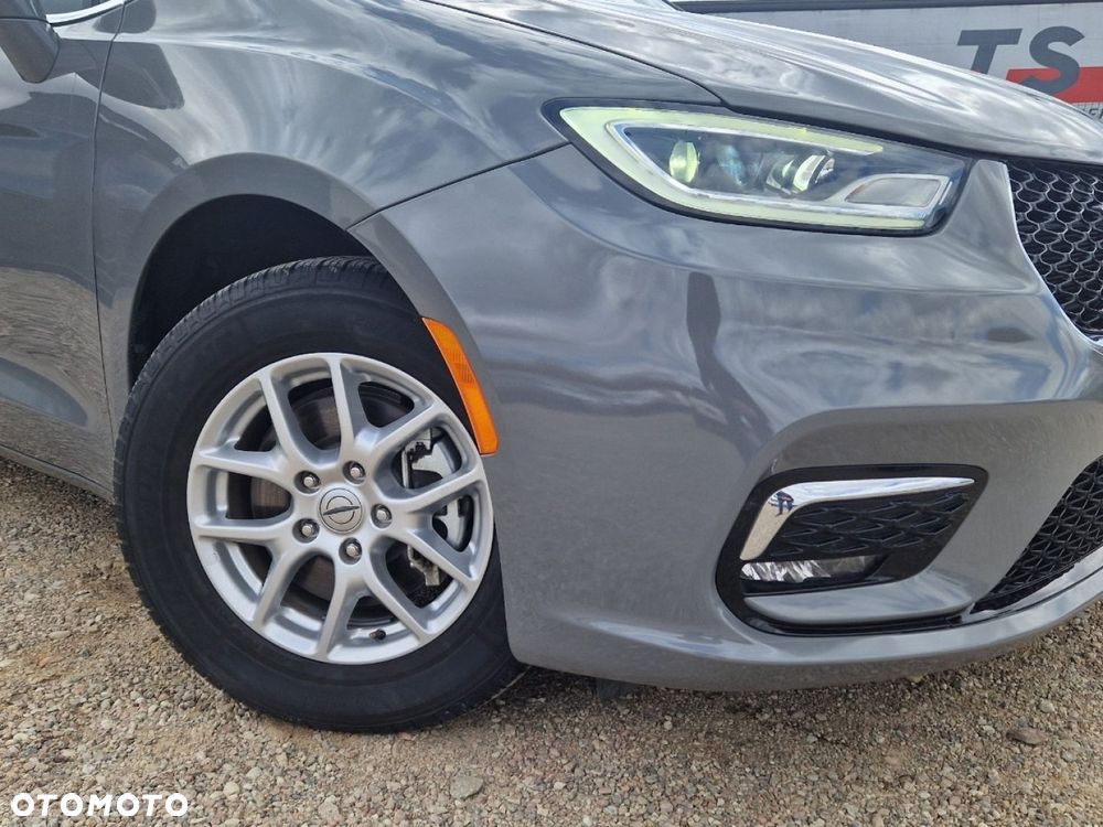 Chrysler Pacifica - 29