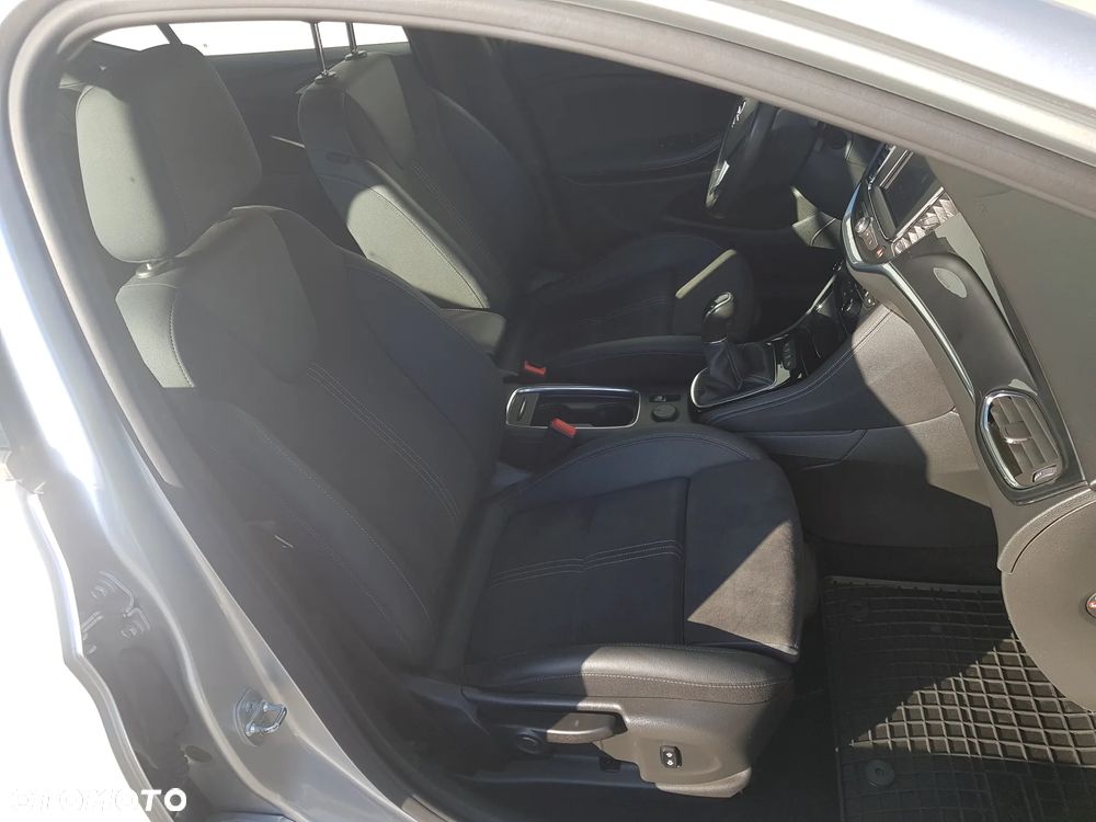 Opel Astra 1.2 T Business Elegance S&S - 10