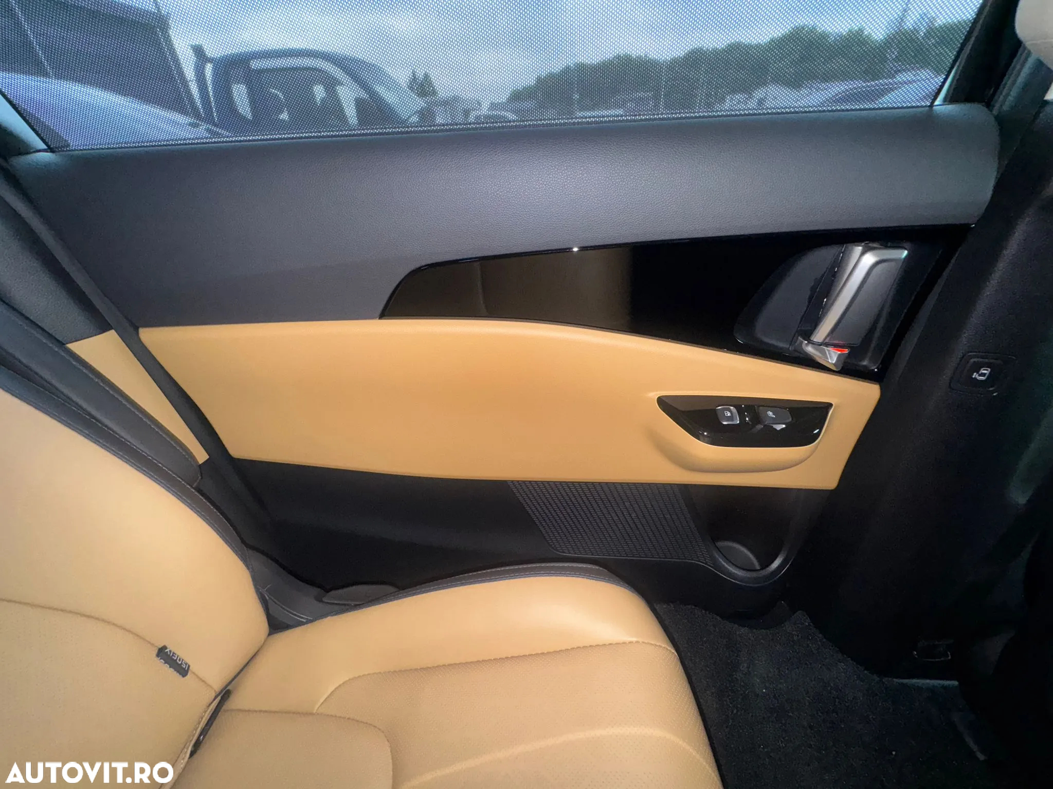 Kia Carnival - 13