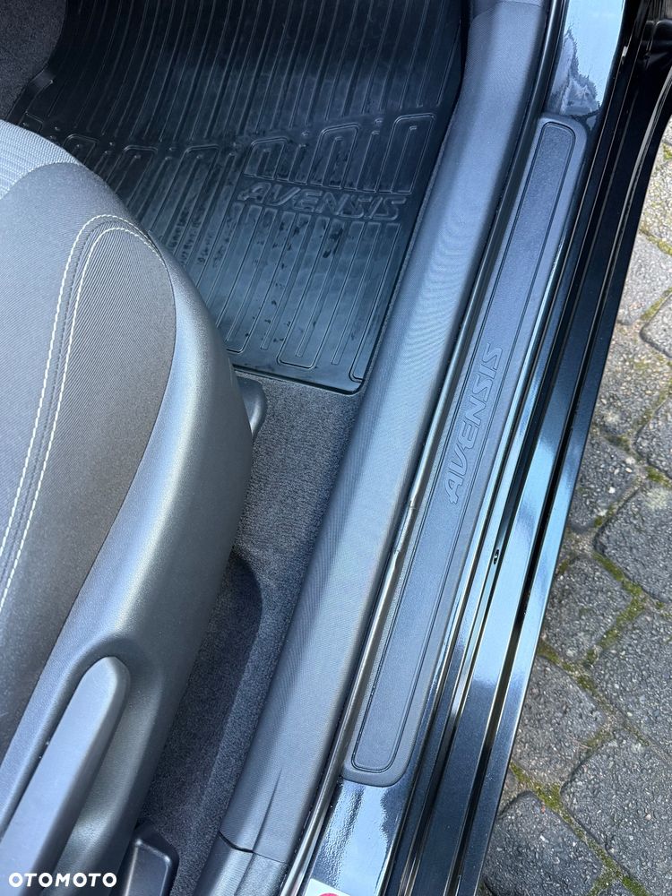 Toyota Avensis 2.0 D-4D Premium - 17