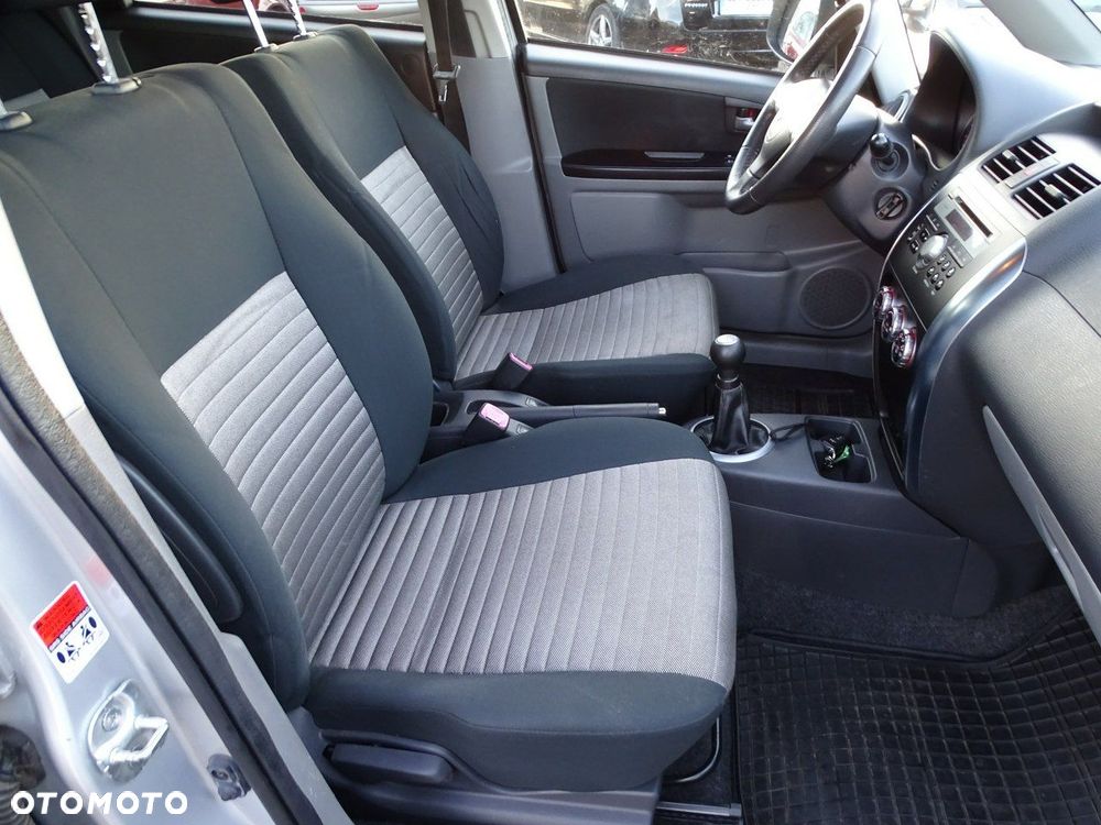 Suzuki SX4 - 11